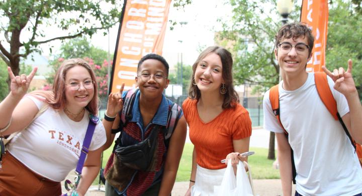 Group of incoming Longhorns at New Student Orientation